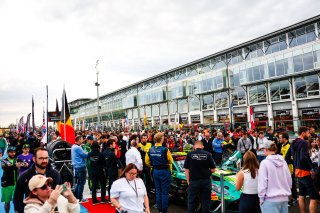 Race 1 Grid walk