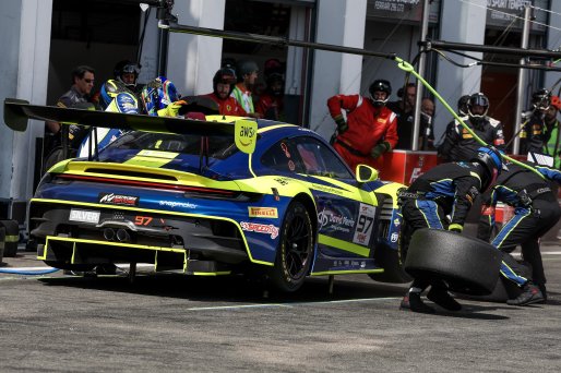 #97 - Rutronik Racing - Loek HARTOG - Eshan PIERIS - Porsche 911 GT3 R (992) | SRO / JEP