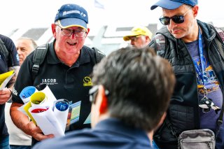 Pit walk and autograph session