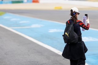 Pit walk and autograph session