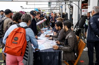 Pit walk and autograph session