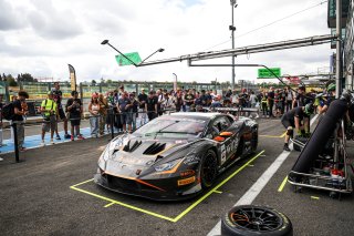 Fans pit walk