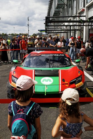 Fans pit walk