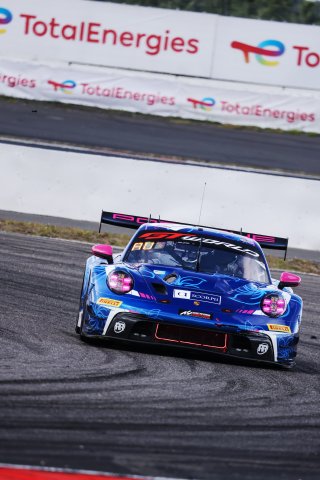 #97 - Rutronik Racing - Loek HARTOG - Antares AU - Morris SCHURING - Porsche 911 GT3 R (992)