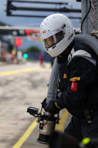 A mechanic in the pits