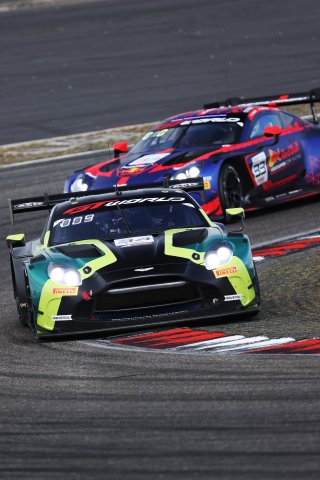 #34 - Walkenhorst Motorsport - Christian KROGNES - David PITTARD - Henrique CHAVES - Aston Martin Vantage AMR GT3 EVO