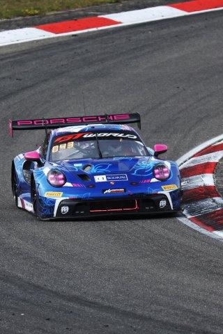 #97 - Rutronik Racing - Loek HARTOG - Antares AU - Morris SCHURING - Porsche 911 GT3 R (992)