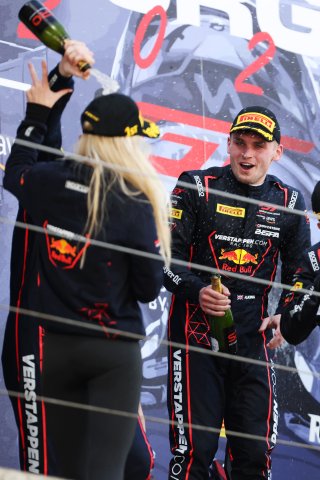 #33 - Verstappen.com Racing - Harry KING - Aston Martin Vantage AMR GT3 EVO 