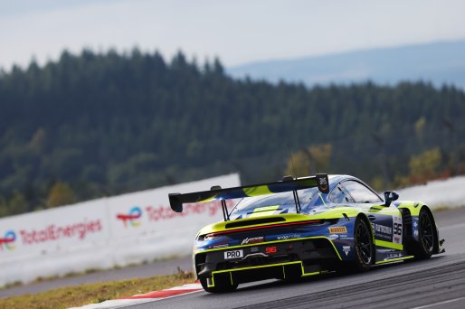 #96 - Rutronik Racing - Sven MULLER - Patric NIEDERHAUSER - Alessio PICARIELLO - Porsche 911 GT3 R (992) | SRO / JEP