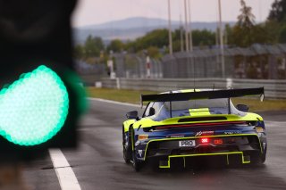 #96 - Rutronik Racing - Sven MULLER - Patric NIEDERHAUSER - Alessio PICARIELLO - Porsche 911 GT3 R (992)