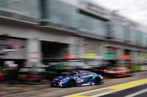 #97 - Rutronik Racing - Loek HARTOG - Antares AU - Morris SCHURING - Porsche 911 GT3 R (992) | SRO / JEP