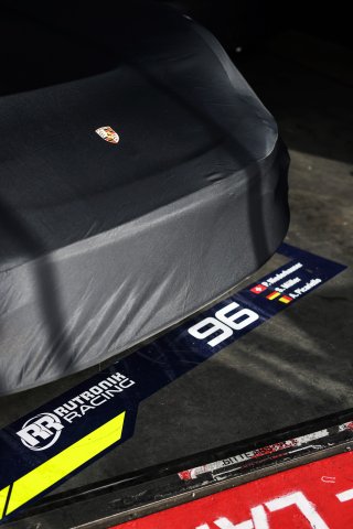#96 - Rutronik Racing - Sven MULLER - Patric NIEDERHAUSER - Alessio PICARIELLO - Porsche 911 GT3 R (992)