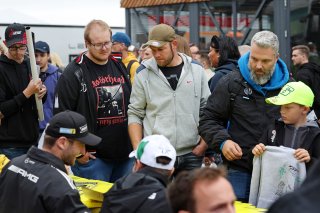 Autograph session