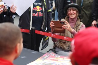 Fans at the Autograph Session