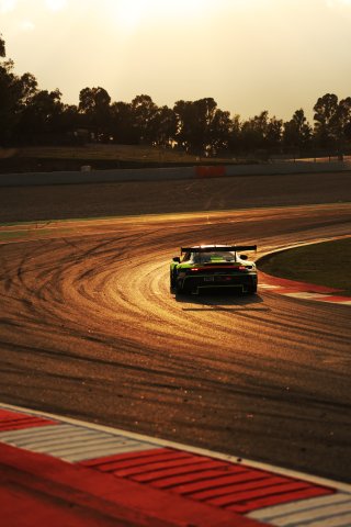 #96 - Rutronik Racing - Sven MULLER - Patric NIEDERHAUSER - Alessio PICARIELLO - Porsche 911 GT3 R (992)