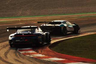 #97 - Rutronik Racing - Loek HARTOG - Antares AU - Morris SCHURING - Porsche 911 GT3 R (992)