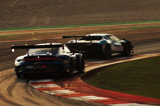 #97 - Rutronik Racing - Loek HARTOG - Antares AU - Morris SCHURING - Porsche 911 GT3 R (992) | SRO / JEP