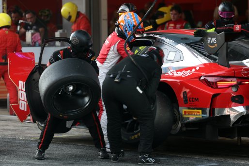 #992 - Paradine Competition - James KELLETT - Pedro EBRAHIM - Charles CLARK - BMW M4 GT3 EVO | SRO / JEP