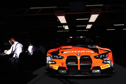 #32 - Team WRT - Kelvin VAN DER LINDE - Charles WEERTS - Ugo DE WILDE - BMW M4 GT3 EVO | SRO / JEP