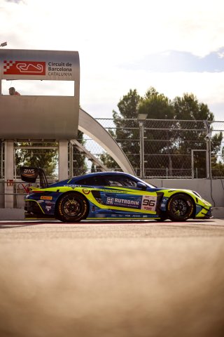 #96 - Rutronik Racing - Sven MULLER - Patric NIEDERHAUSER - Alessio PICARIELLO - Porsche 911 GT3 R (992)