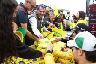 Fans at the Autograph Session