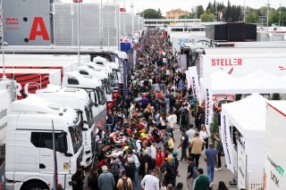 Autograph session in the padock