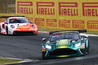 #21 - Comtoyou Racing - Jamie DAY - Kobe PAUWELS - Aston Martin Vantage AMR GT3 EVO