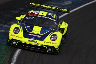 #97 - Rutronik Racing - Loek HARTOG - Eshan PIERIS - Porsche 911 GT3 R (992)