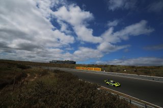 #97 - Rutronik Racing - Loek HARTOG - Eshan PIERIS - Porsche 911 GT3 R (992)