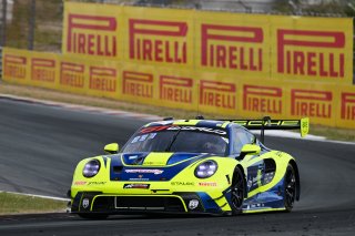 #97 - Rutronik Racing - Loek HARTOG - Eshan PIERIS - Porsche 911 GT3 R (992)