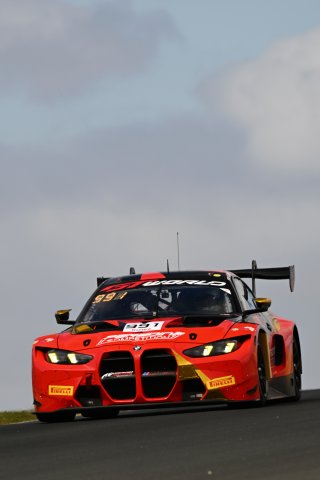 #991 - Paradine Competition - Augusto Farfus - Darren LEUNG - BMW M4 GT3 EVO 