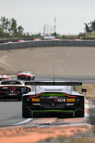 #35 - Walkenhorst Motorsport - Henrique Chaves - Mateo VILLAGOMEZ - Aston Martin Vantage AMR GT3 EVO