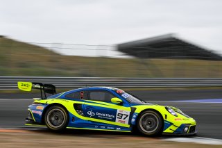 #97 - Rutronik Racing - Loek HARTOG - Eshan PIERIS - Porsche 911 GT3 R (992)