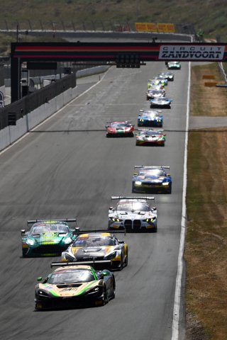 #111 - CSA Racing - Jim PLA - Simon GACHET - McLaren 720S GT3 EVO