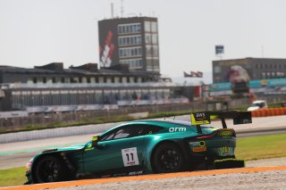 #11 - Comtoyou Racing - Jessica HAWKINS - Rodrigo ALMEIDA - Aston Martin Vantage 
