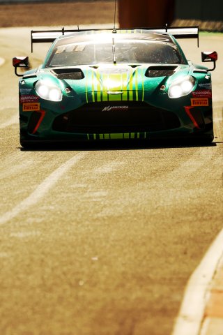 #270 - Comtoyou Racing - Rafael SUZUKI - Ricardo BAPTISTA - Aston Martin Vantage AMR GT3 EVO 