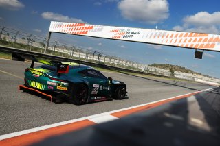 #270 - Comtoyou Racing - Rafael SUZUKI - Ricardo BAPTISTA - Aston Martin Vantage AMR GT3 EVO 