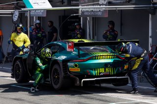 #21 - Comtoyou Racing - Jamie DAY - Kobe PAUWELS - Aston Martin Vantage AMR GT3 EVO