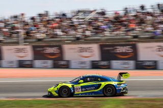 #97 - Rutronik Racing - Loek HARTOG - Eshan PIERIS - Porsche 911 GT3 R (992)