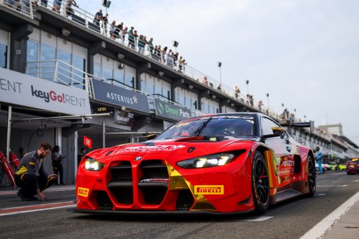 #991 - Paradine Competition - Jake DENNIS - Darren LEUNG - BMW M4 GT3 EVO  | SRO / JEP