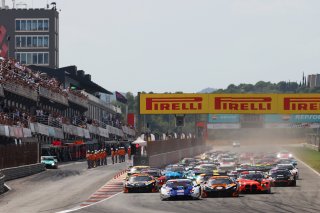 #63 - GRT - Grasser Racing Team - Luca ENGSTLER - Jordan PEPPER - Lamborghini Huracan GT3 EVO2 Leads Race Start