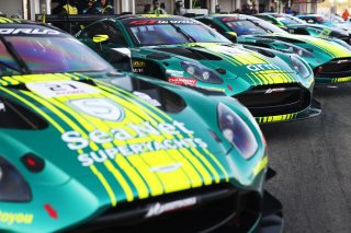 #11 - Comtoyou Racing - Jessica HAWKINS - Rodrigo ALMEIDA - Aston Martin Vantage 