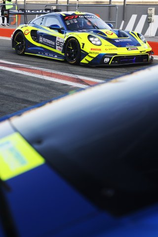 #96 - Rutronik Racing - Patric NIEDERHAUSER - Sven MULLER - Porsche 911 GT3 R (992)