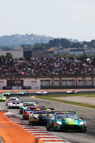 #21 - Comtoyou Racing - Jamie DAY - Kobe PAUWELS - Aston Martin Vantage AMR GT3 EVO