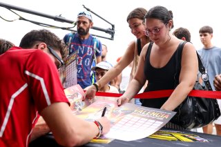 Pit walk and autograph session