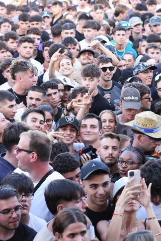 Fans at the Kidd Keo Performance