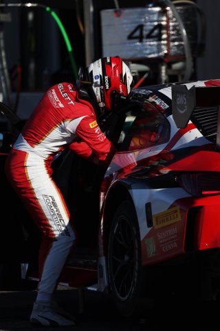 #991 - Paradine Competition - James KELLETT - BMW M4 GT3 EVO