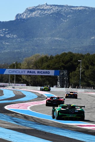 #45 - Rinaldi Racing - Rafael DURAN/Dylan MEDLER/David PEREL - Ferrari 296 GT3 EVO