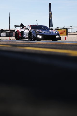 #24 - Steller Motorsport - Dennis LIND - Lorenzo FLUXA CROSS - Antoine DOQUIN - Corvette Z06 GT3 R