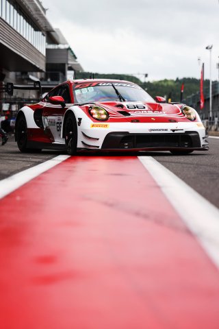 #86 - High Class Racing - Kerong LI - Anders FJORDBACH - Bo YUAN - Hongli YE - Porsche 911 GT3 R (992) EVO